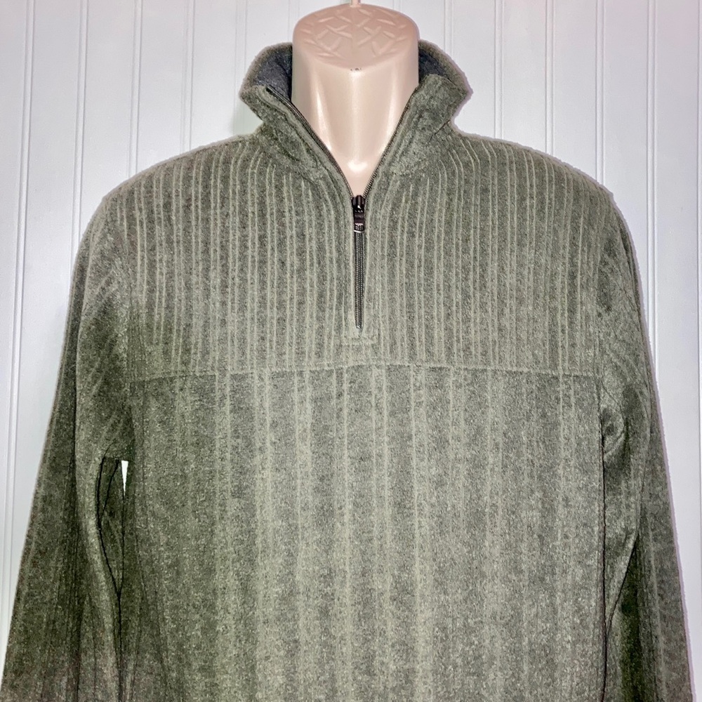 🔥 Axcess a Claiborne Company men's long sleeve 1/4 zip mock neck gray pullover